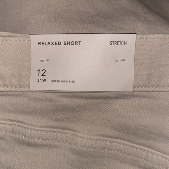 Super High-Rise Relaxed Shorts - Picture 4 of 8